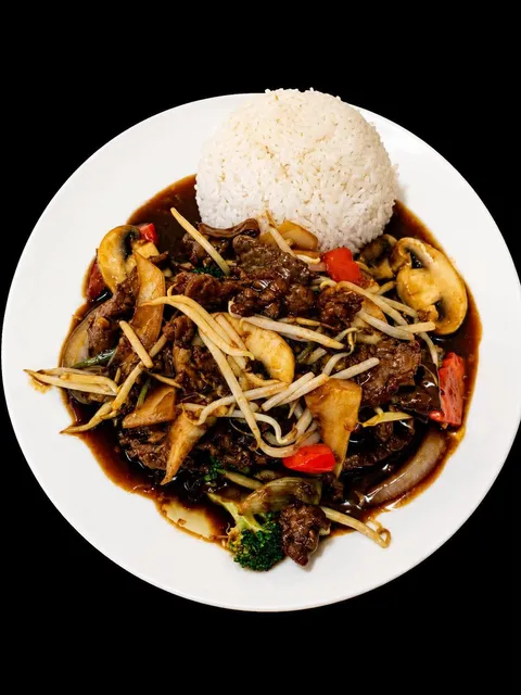Chop-Suey mit verschiedenem Gemüse